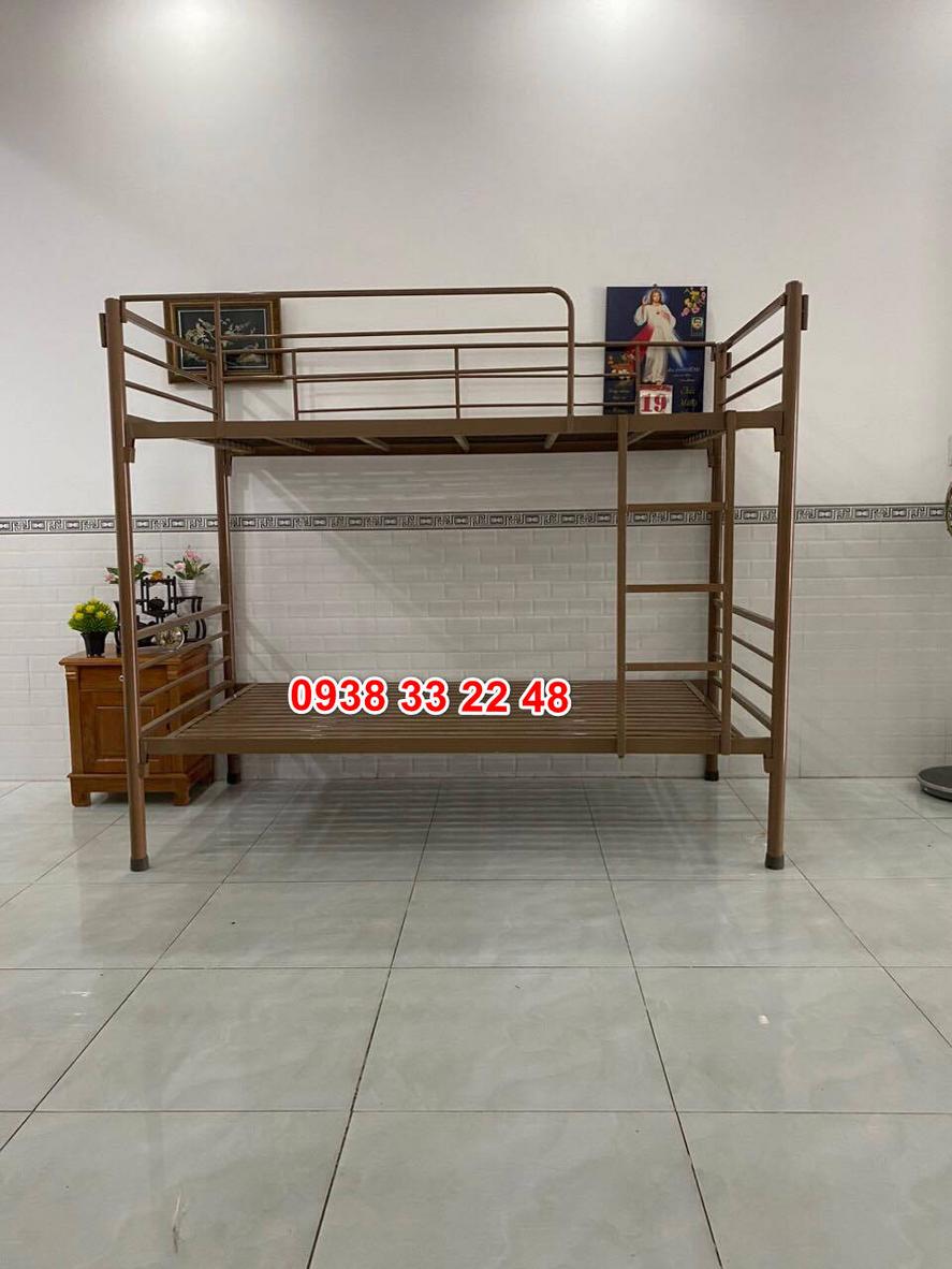 Ảnh chụp cận cảnh khung sắt hộp dày 1,2mm với lớp sơn tĩnh điện bền bỉ.