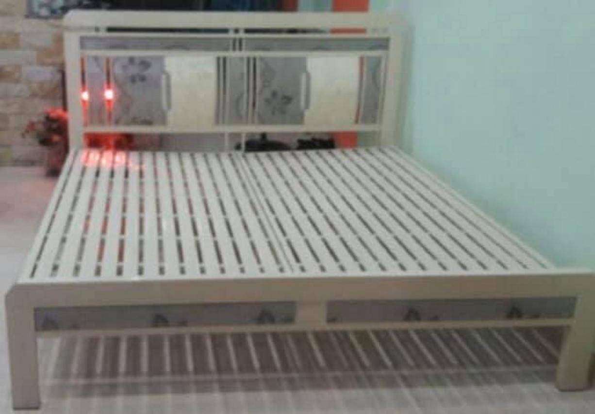 Chi tiết khung sắt hộp 40x80mm bền chắc, chống rỉ và an toàn cho người dùng.