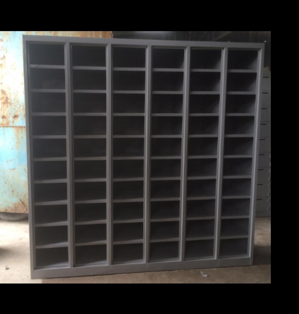 Khung sắt được phủ sơn tĩnh điện màu xám, thể hiện bề mặt chống oxy hóa và độ bền cao