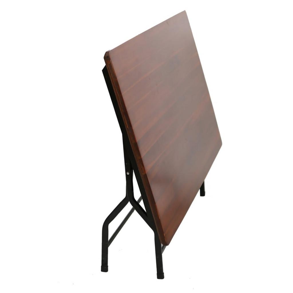 Khung sắt sơn tĩnh điện của bộ bàn ghế Fansipan bền bỉ chống gỉ sét hiệu quả.