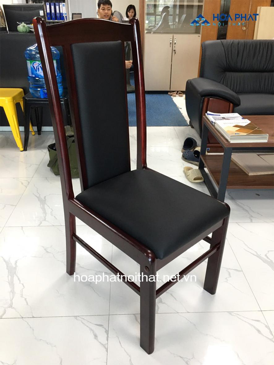 Khung thép sơn tĩnh điện bền bỉ của Ghế hội trường DP K611 giúp bảo vệ ghế khỏi rỉ sét và duy trì độ bền theo thời gian.