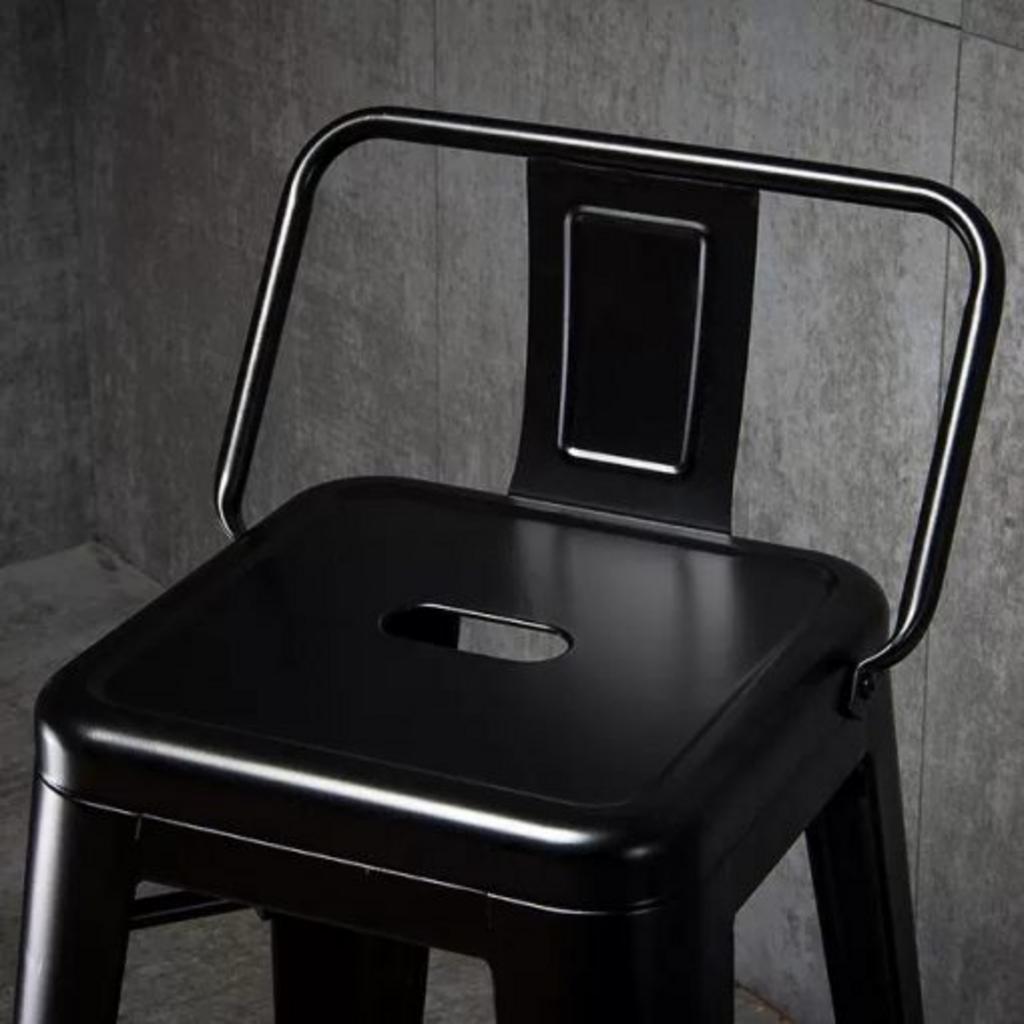 Chiều cao 72cm lý tưởng của Ghế 1516B.