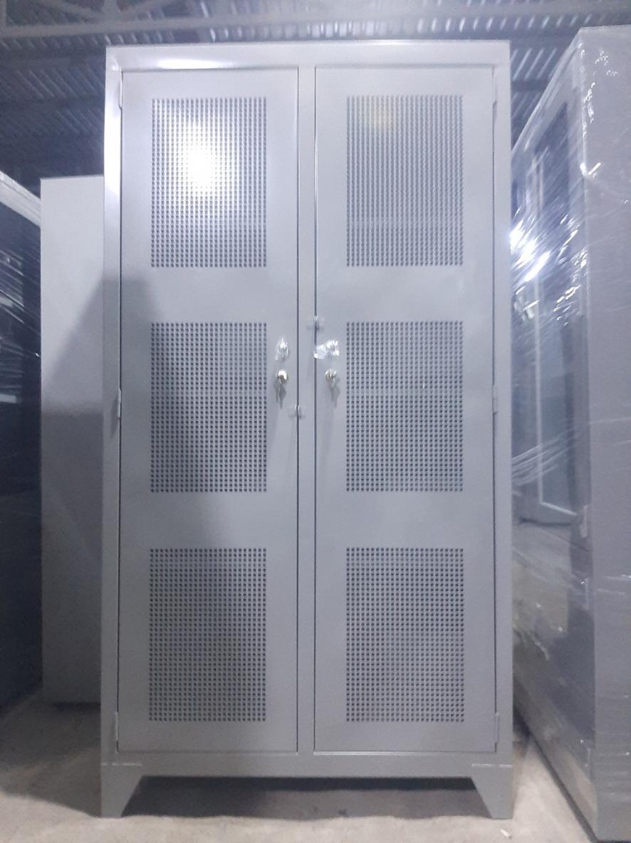 Kích thước tiêu chuẩn phù hợp lưu trữ hồ sơ A4 và thiết bị nhỏ.