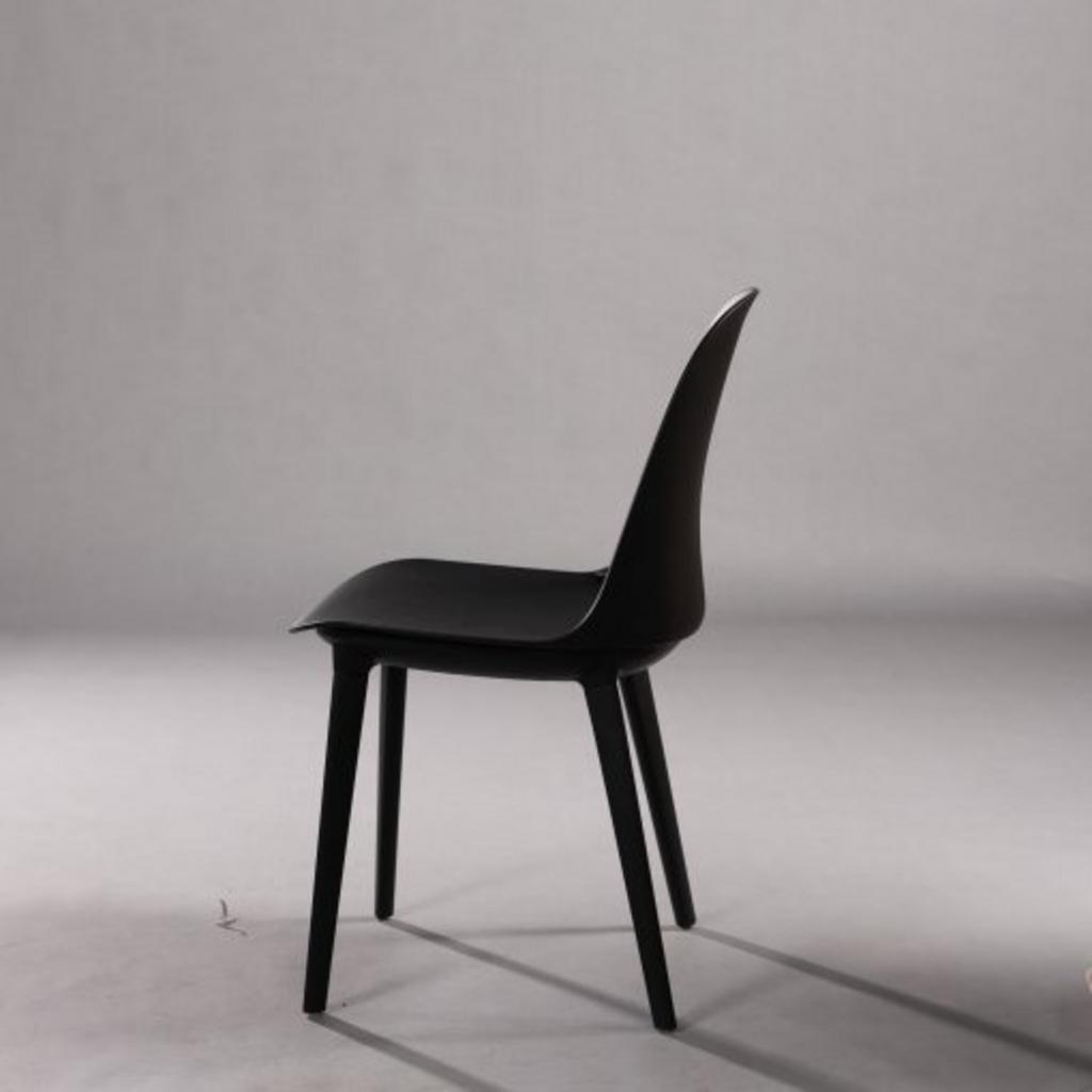 Kích thước chuẩn của Ghế nhựa cafe GAI 51 phù hợp với nhiều không gian.