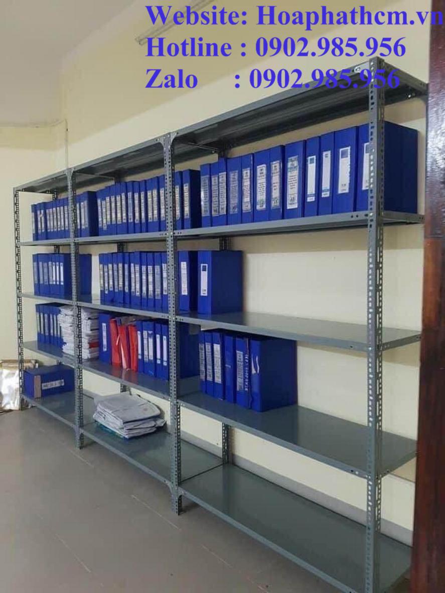 Kích thước tiêu chuẩn phù hợp với nhiều loại không gian văn phòng.