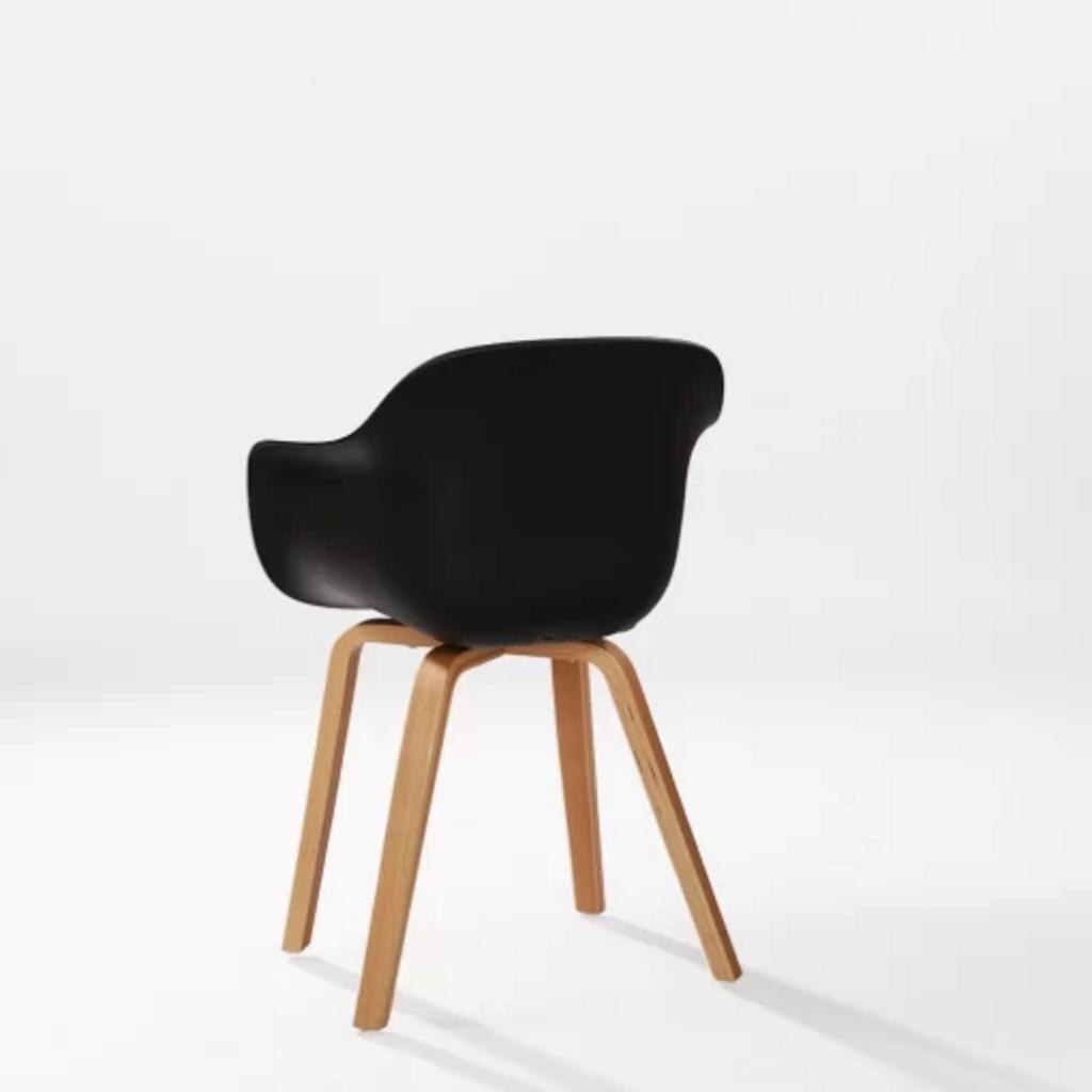 Kích thước nhỏ gọn giúp Ghế 3048 phù hợp với không gian nhỏ.