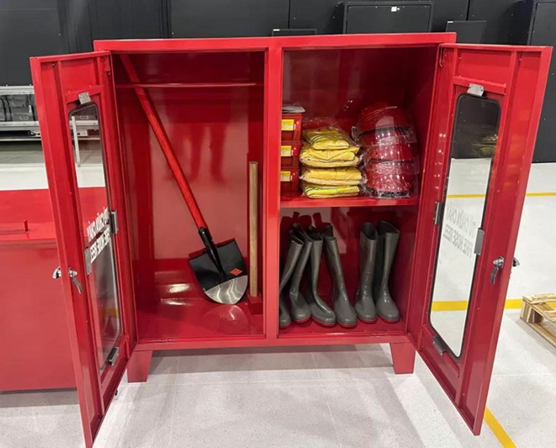 Kích thước tiêu chuẩn — tương thích với 2 bình 9kg hoặc ngăn dụng cụ.