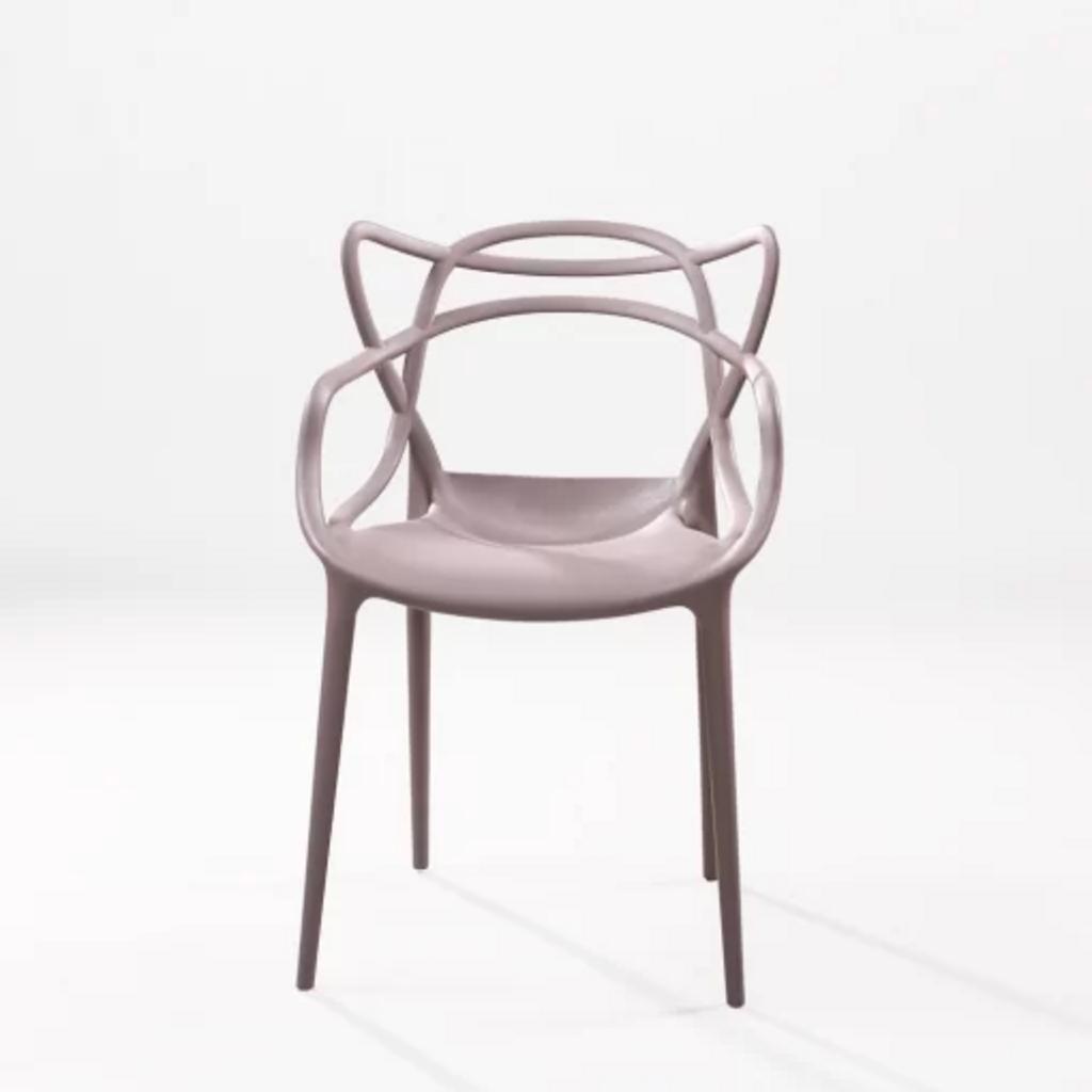 Kích thước và trọng lượng lý tưởng của Ghế 3008 cho sử dụng linh hoạt.