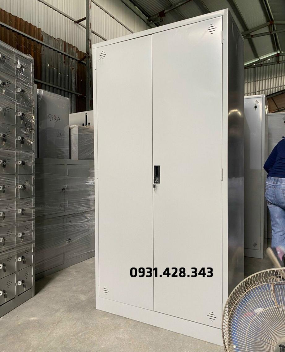 Kích thước tiêu chuẩn phù hợp nhiều môi trường: cửa hàng, văn phòng, nhà máy.