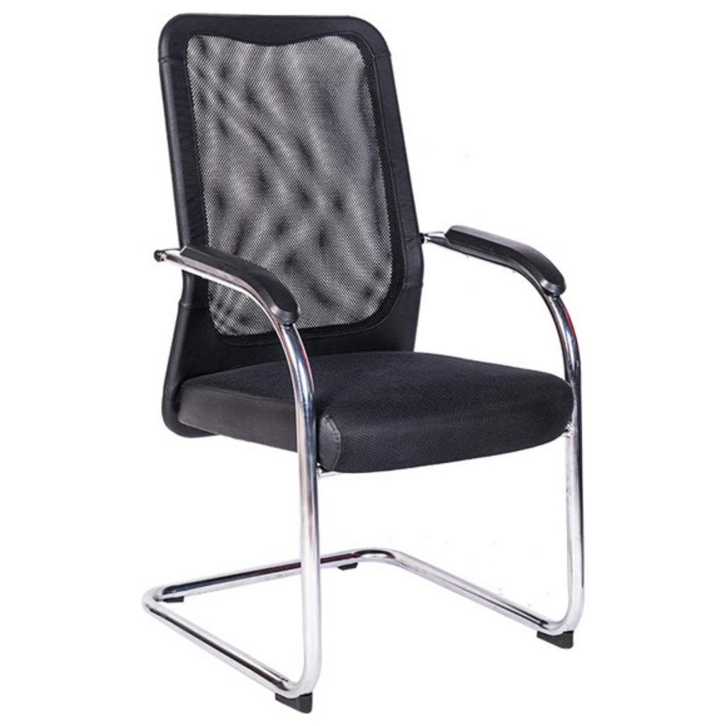 Lưng ghế cao ôm sát, hỗ trợ cột sống giúp bảo vệ sức khỏe khi làm việc.