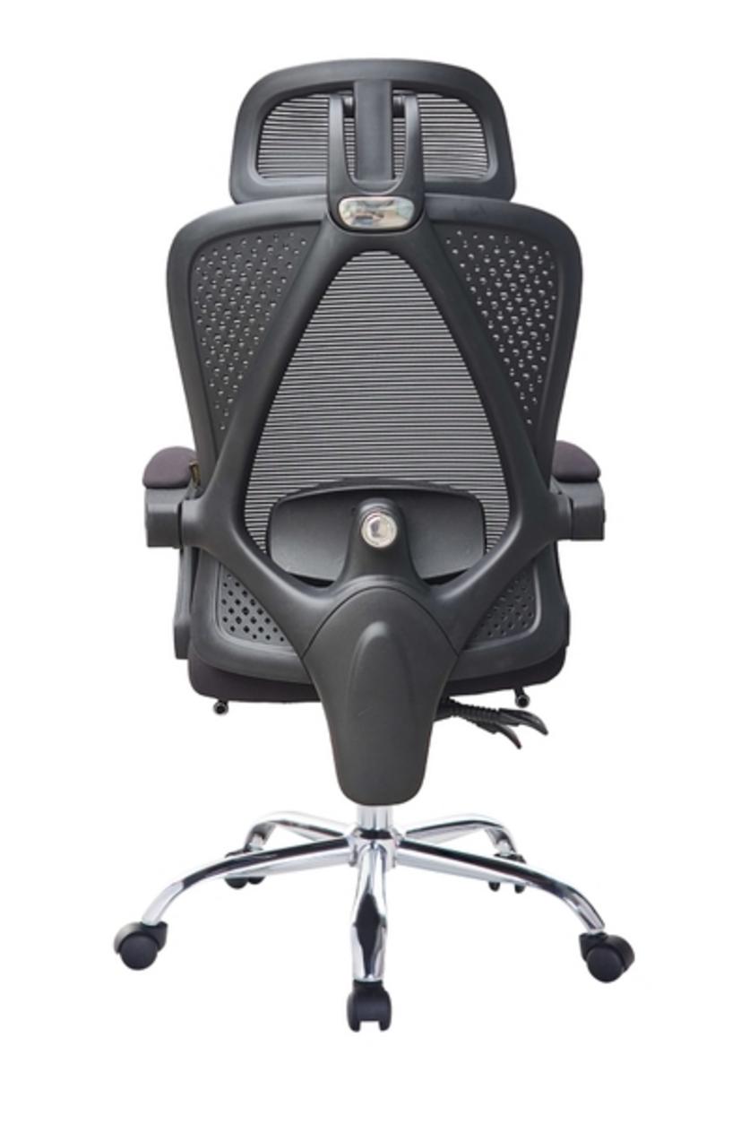 Lưng ghế chất liệu lưới thoáng khí giúp giữ mát mẻ khi sử dụng lâu dài.