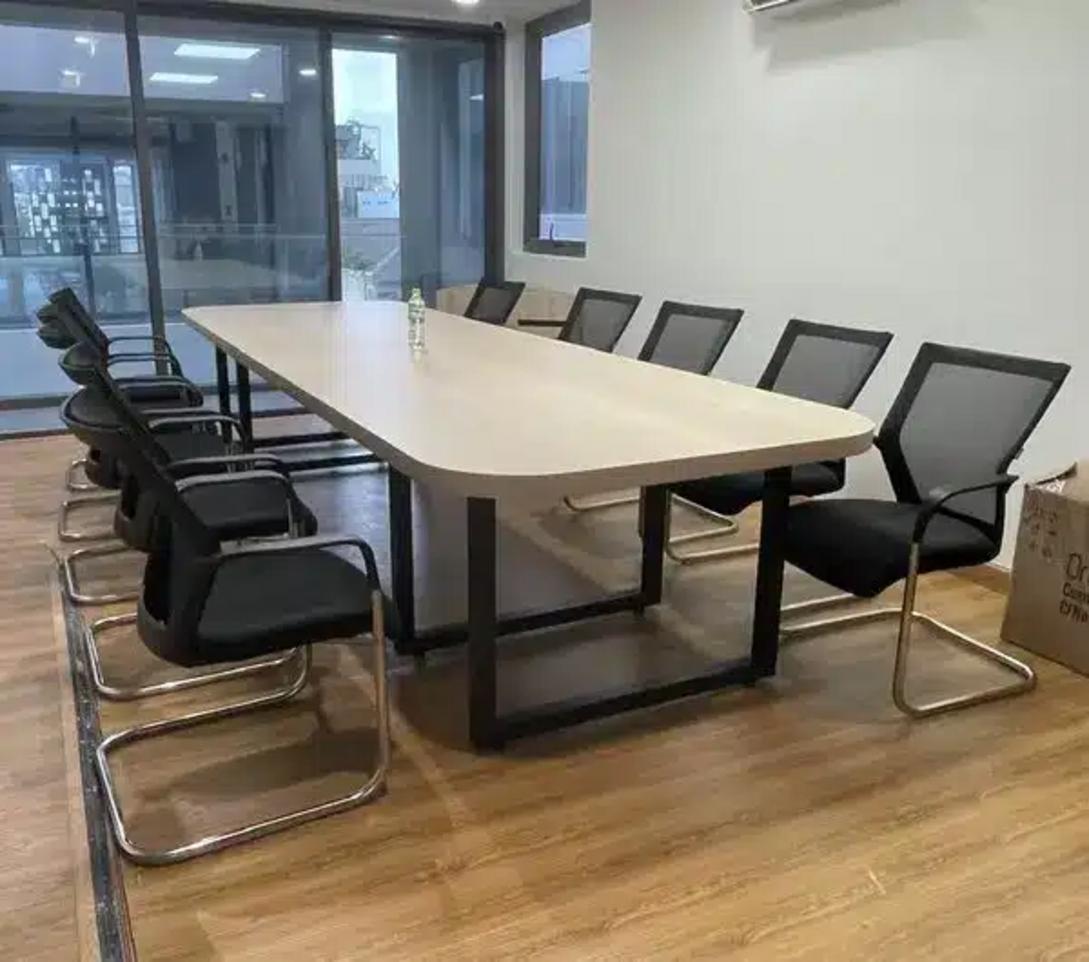 Lưng ghế vải lưới giúp người dùng luôn cảm thấy mát mẻ và dễ chịu.