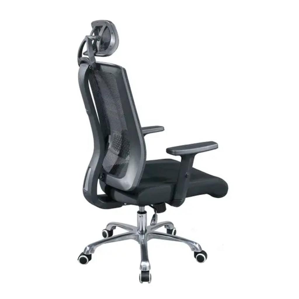 Mâm ngã 2 cần hỗ trợ chỉnh ngả và khóa vị trí lưng đến 150 độ giúp thư giãn tuyệt vời.