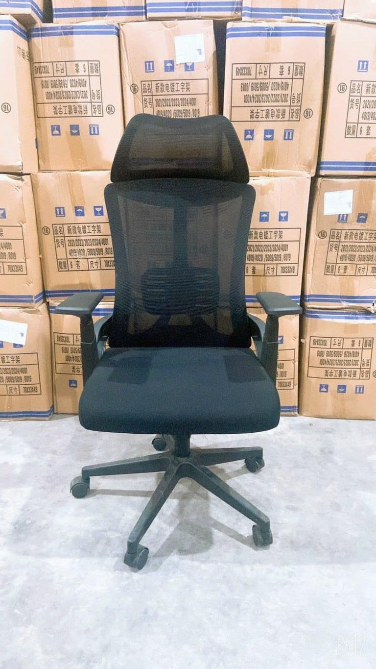 Hình ảnh bộ mâm ngã và cần điều chỉnh độ cao linh hoạt của Ghế văn phòng DP531.