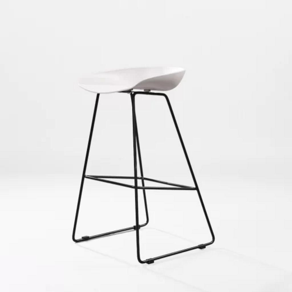 Màu sắc đa dạng của Ghế 3021 giúp tạo điểm nhấn cho không gian.