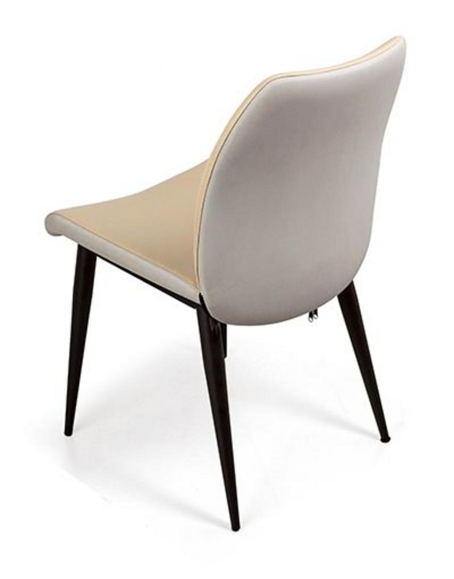 Màu sắc đa dạng theo bảng da PU đáp ứng mọi gu thẩm mỹ.