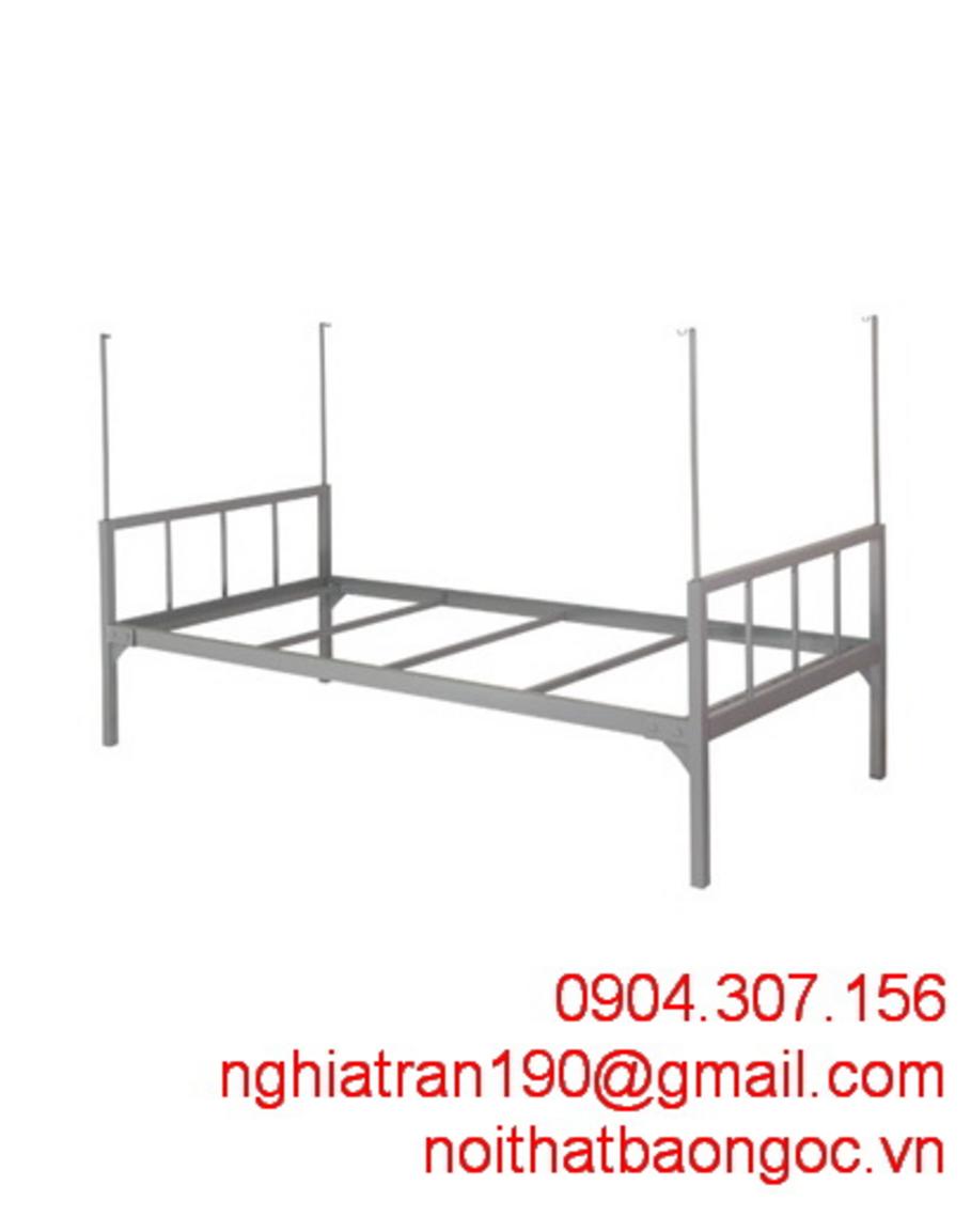 Lớp sơn tĩnh điện bảo vệ giường khỏi gỉ sét và hao mòn.