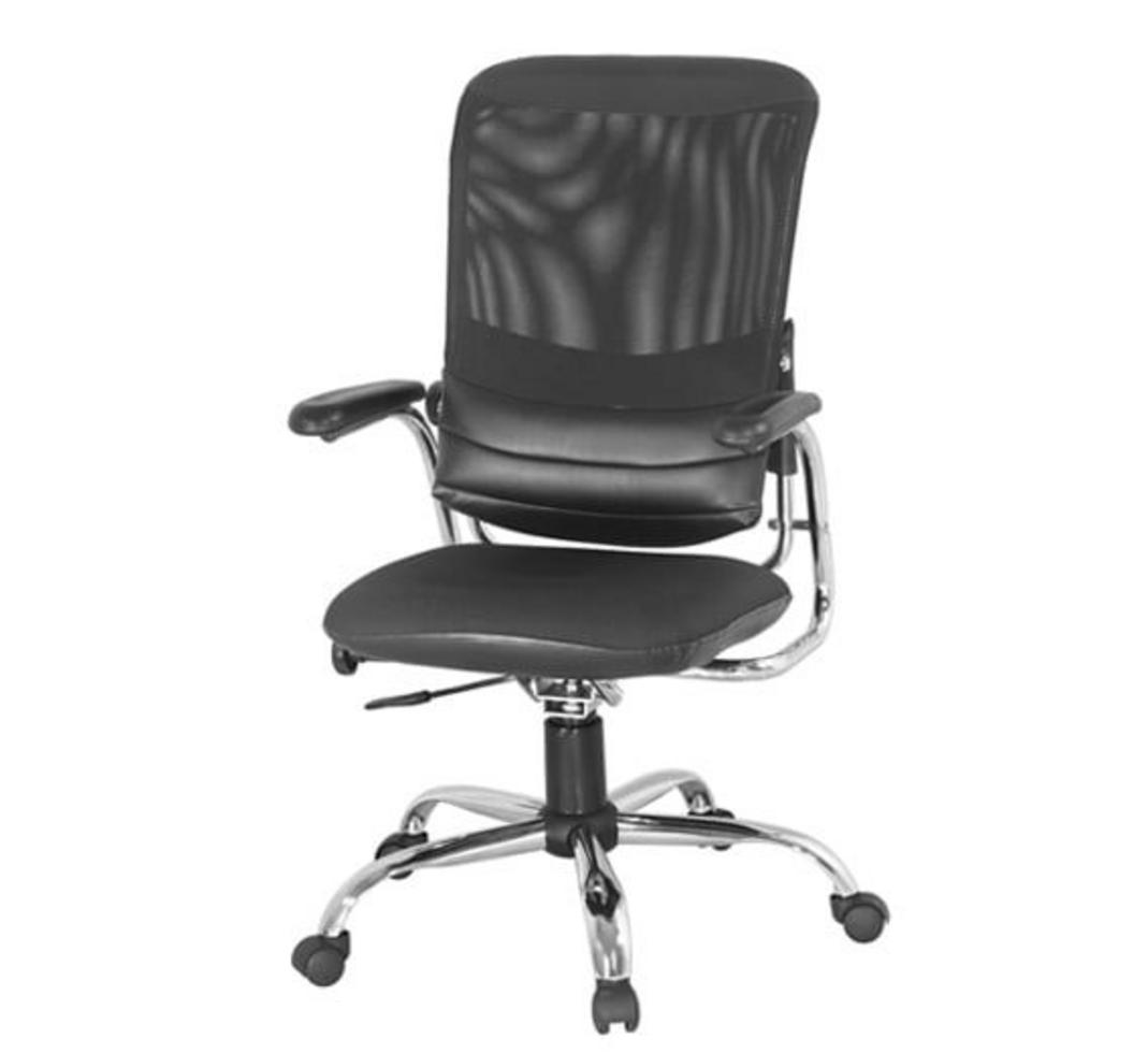 Ngả lưng 180 độ và cơ chế chuyển động đồng bộ tăng sự thoải mái và thư giãn.