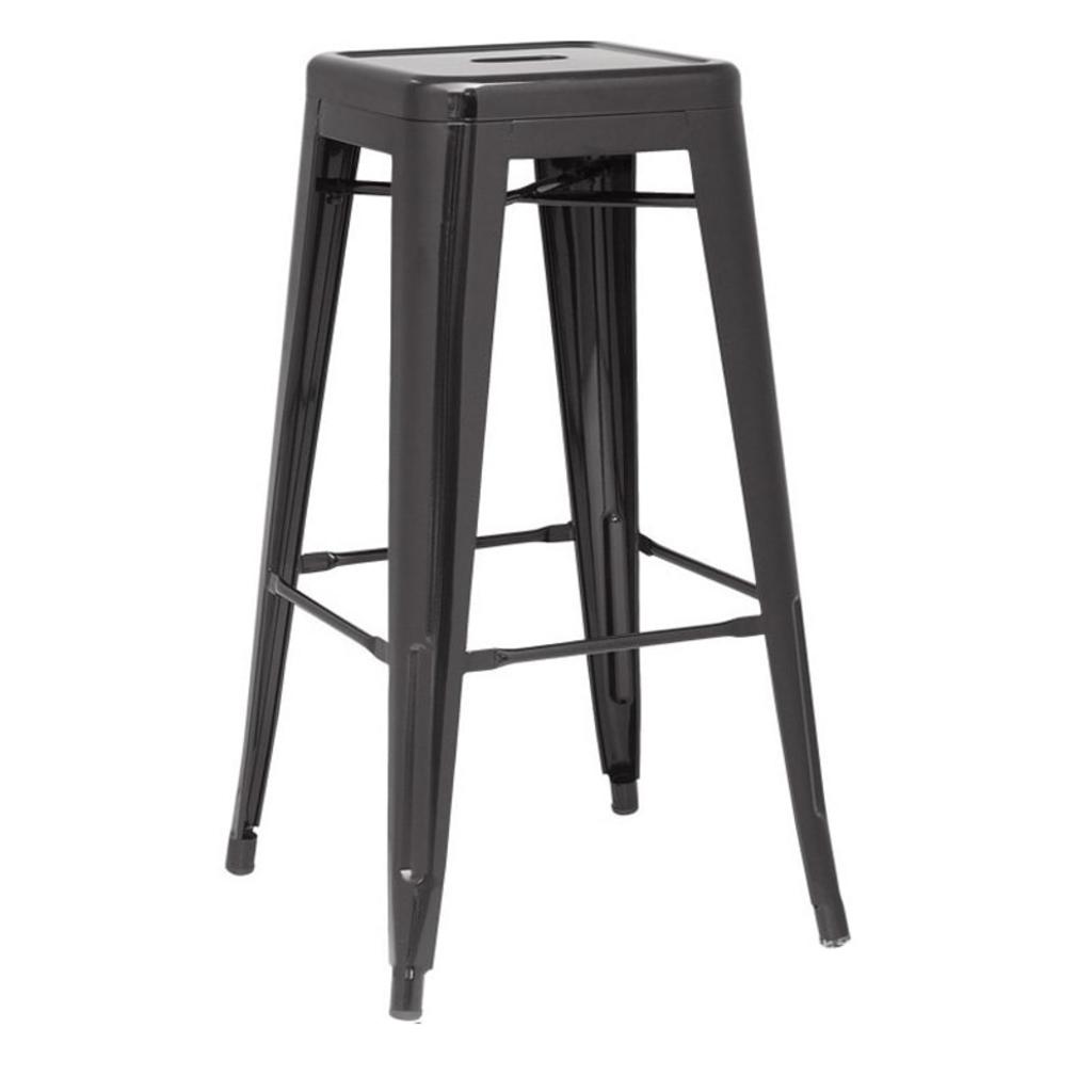 Chất liệu sắt sơn tĩnh điện giúp ghế bền bỉ và chống gỉ sét, thích hợp cho môi trường quán cafe.