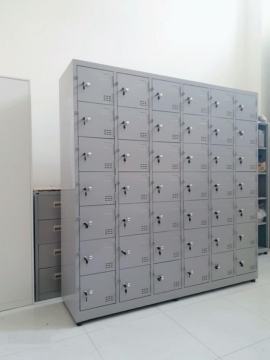 Sơn tĩnh điện chống rỉ và chân cao su chống trượt, bảo vệ nền nhà.