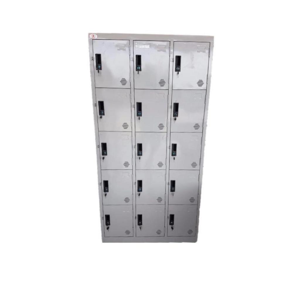 Lớp sơn tĩnh điện chống gỉ giữ cho tủ luôn bền đẹp và dễ vệ sinh.