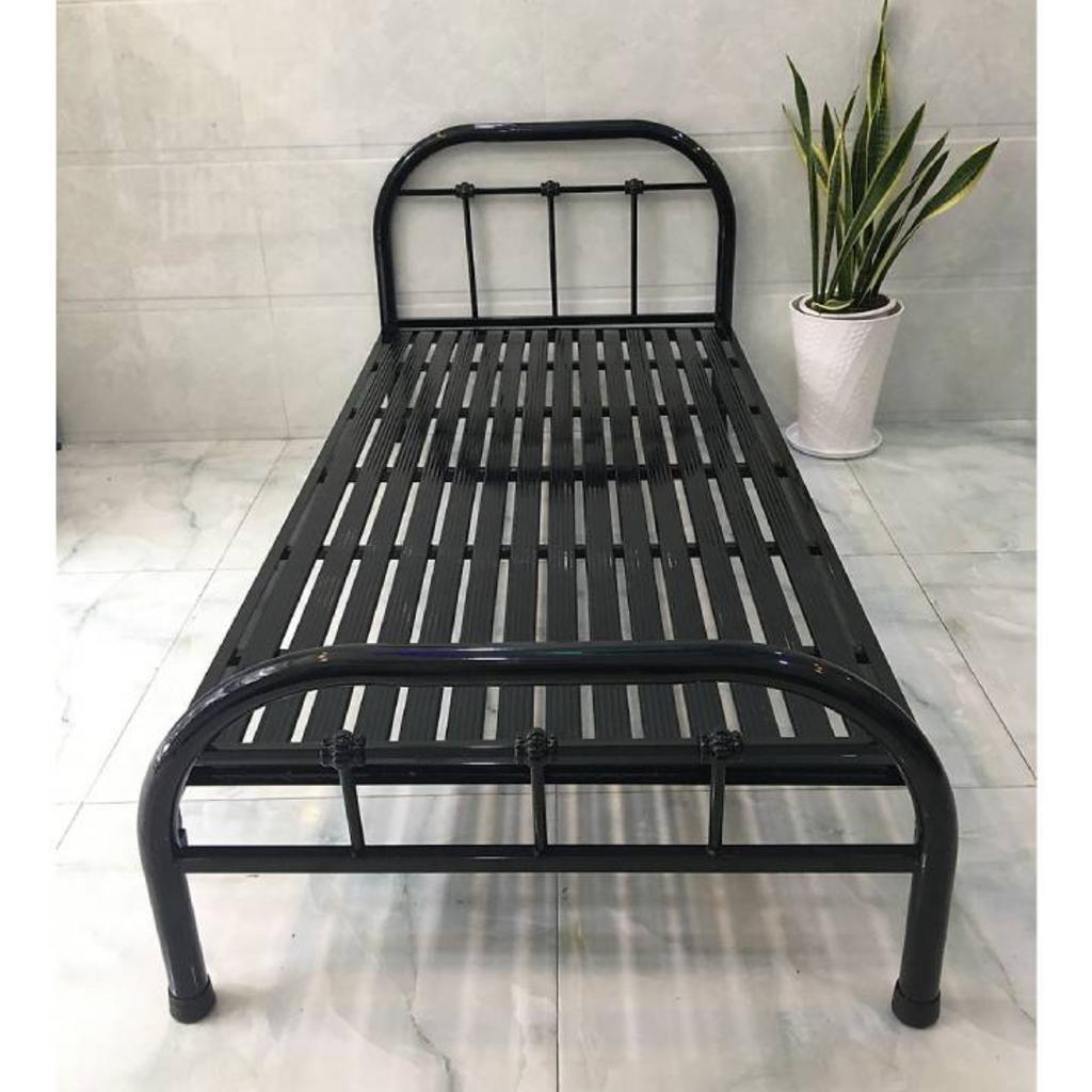 Hình ảnh lớp sơn tĩnh điện trên khung sắt giúp chống rỉ sét hiệu quả.