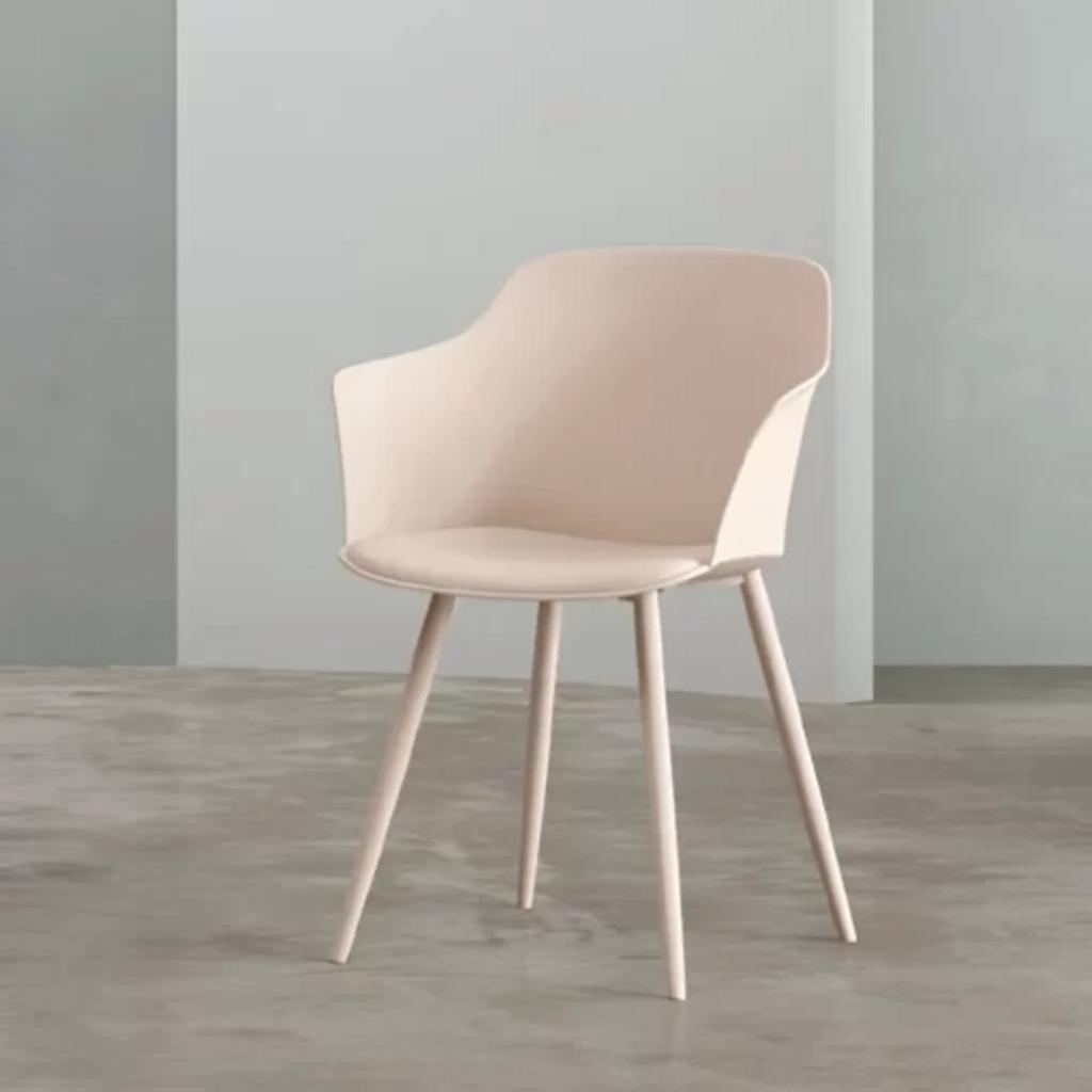 Khung ghế 3028A bền chắc, đảm bảo độ ổn định và an toàn.