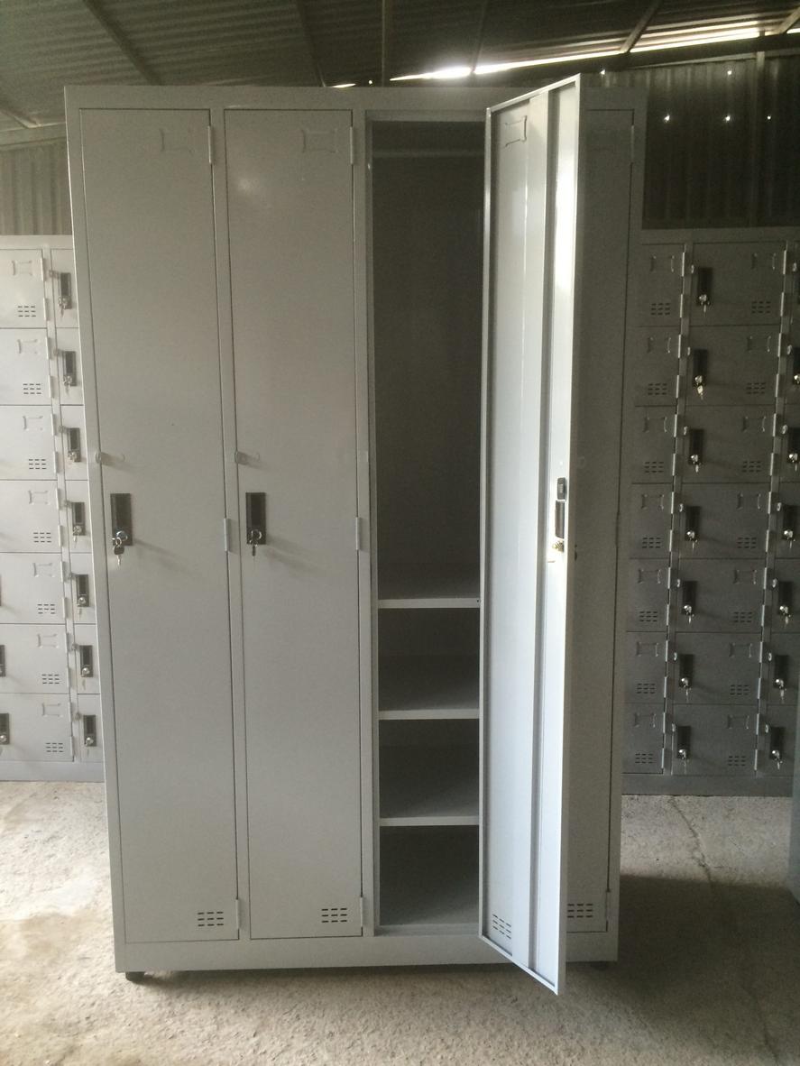 Suốt treo và đợt cố định bên trong — treo áo không nhăn, giữ đồ ngăn nắp.