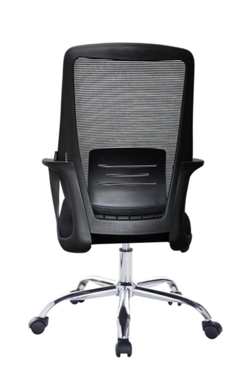 Tay ghế nhựa PP cố định mang lại cảm giác chắc chắn và bền bỉ trong từng cử động.