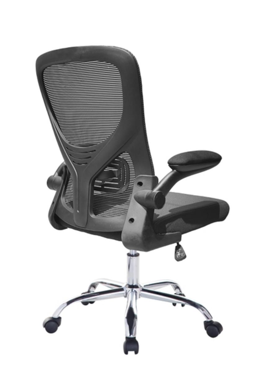 Tay ghế nhựa PP gập gọn giúp tiết kiệm không gian khi không sử dụng.