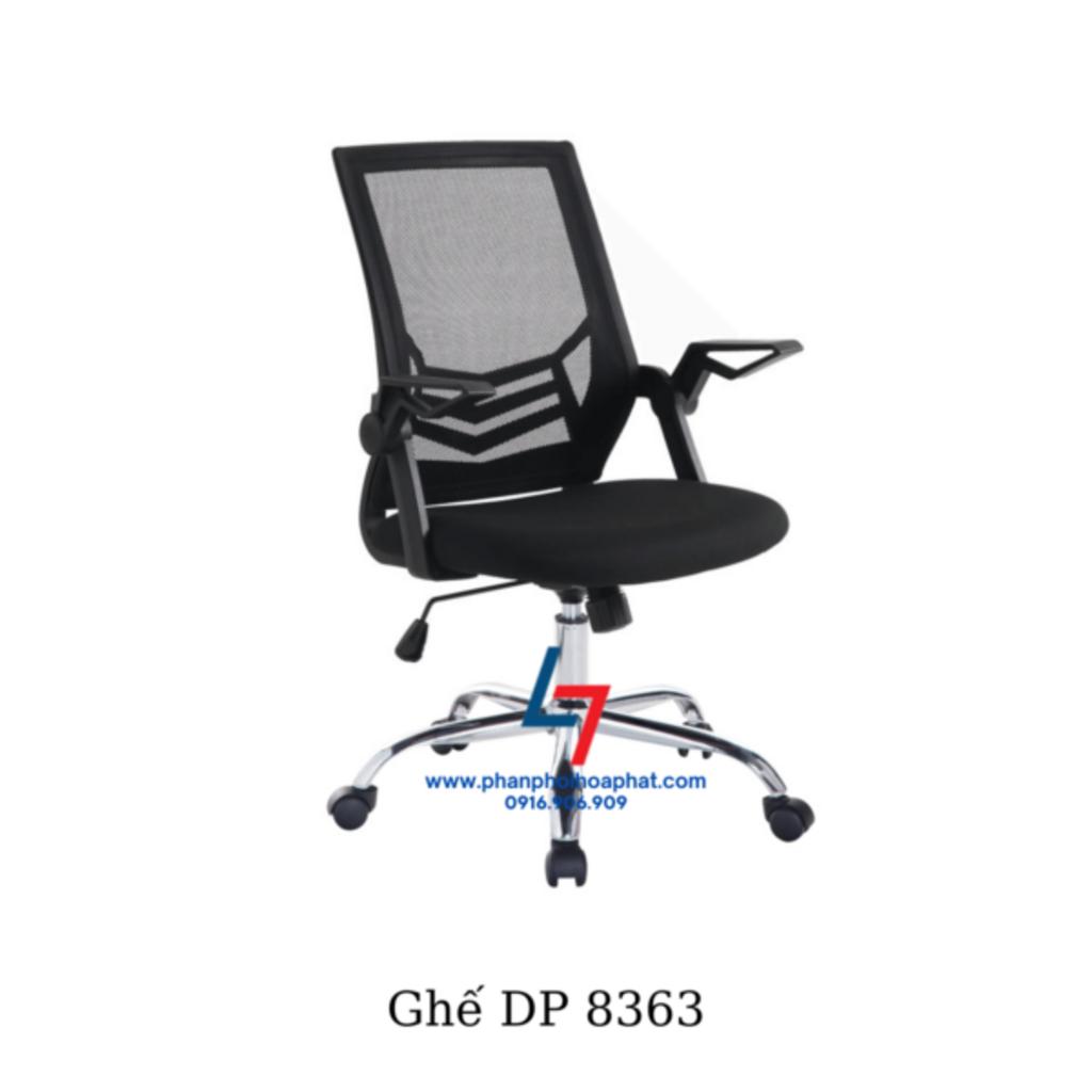 Tay ghế dễ dàng gập lên giúp tiết kiệm diện tích không gian.