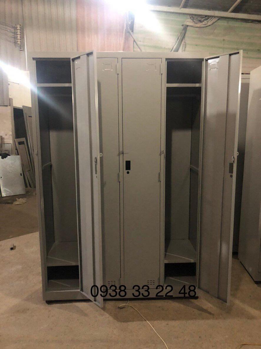 Mặt thép sơn tĩnh điện dày 0.5–0.7 mm — chống gỉ, dễ vệ sinh.