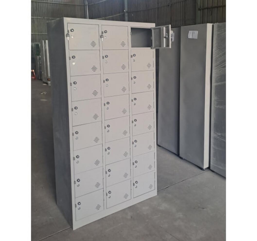 Sơn tĩnh điện và thép dày tạo bề mặt chống trầy, chống rỉ.