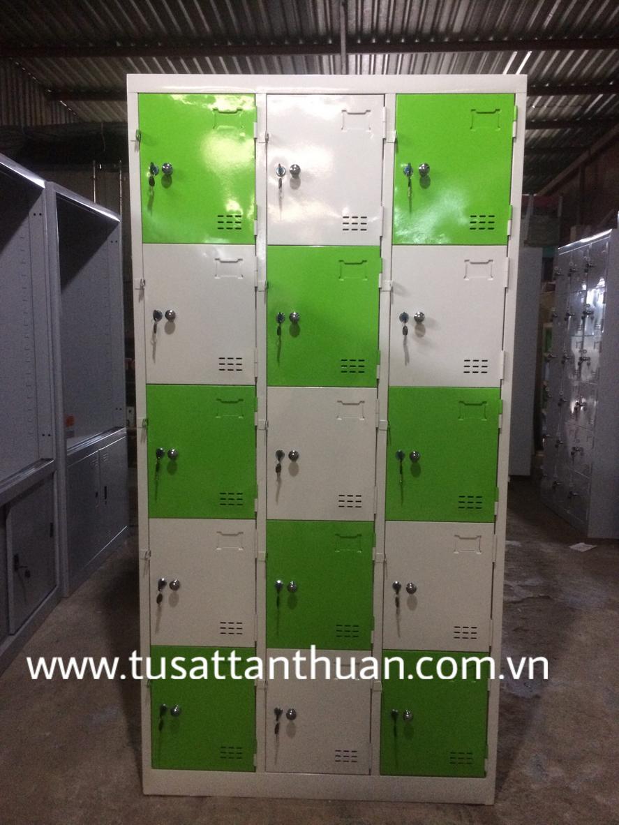 Ảnh minh họa thiết kế 15 ngăn chia làm 3 khoang giúp phân loại đồ dùng gọn gàng.