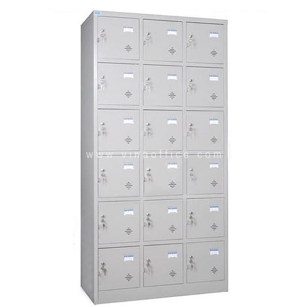 Khóa locker riêng biệt cho từng ngăn đảm bảo an toàn cho đồ dùng cá nhân.