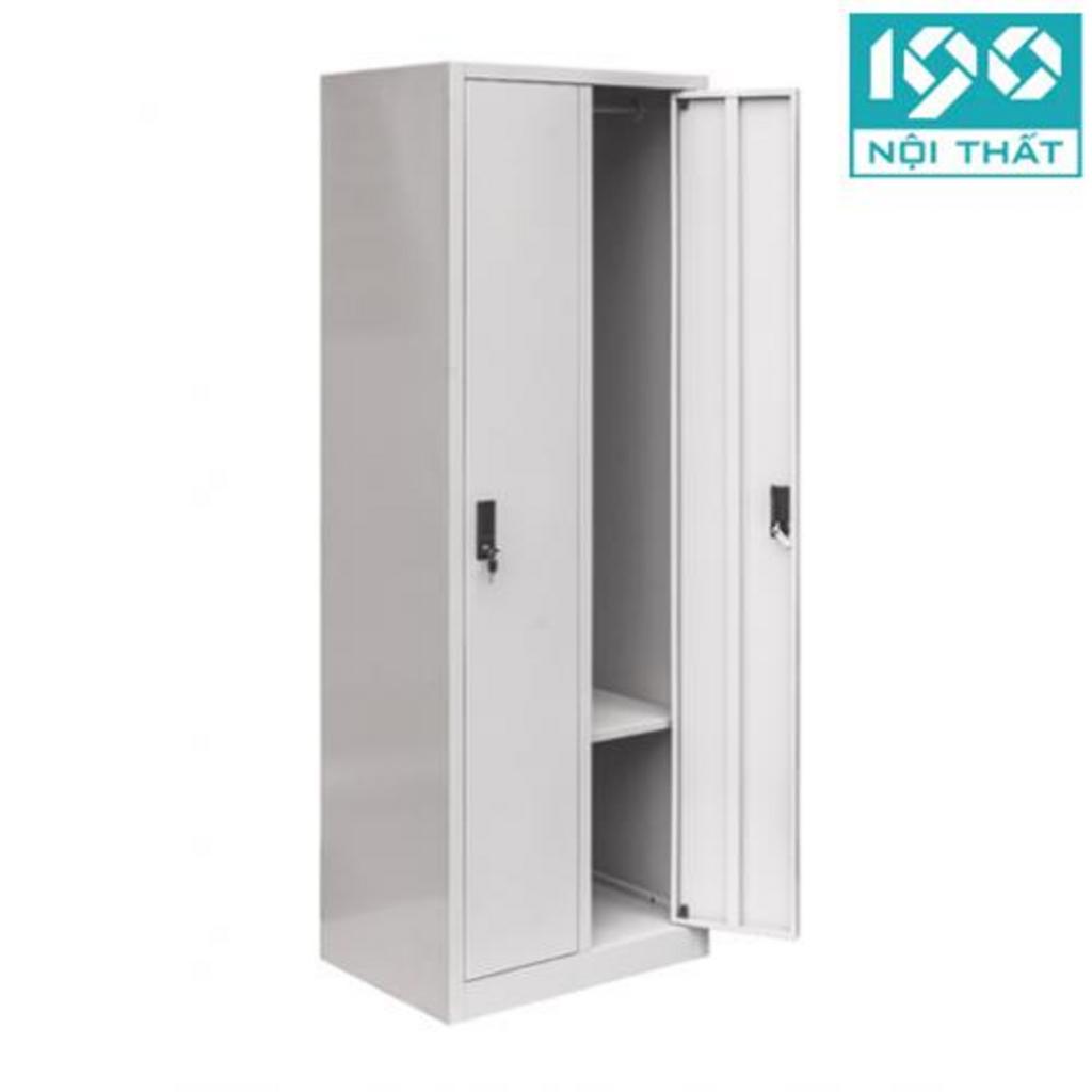 Thiết kế 3 khoang với đợt di động và suốt treo áo tiện lợi.