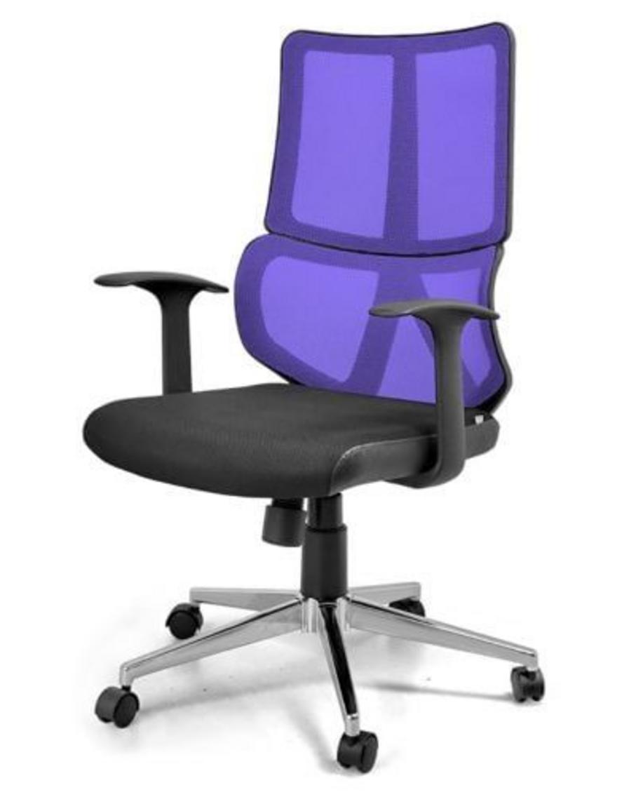 Thiết kế hiện đại, sang trọng làm nổi bật không gian làm việc chuyên nghiệp.