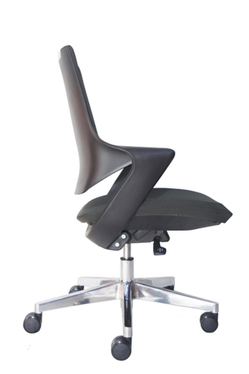 Khung nhựa trắng bền chắc và thiết kế tinh tế tăng nét sang trọng cho Ghế văn phòng DP 818B.