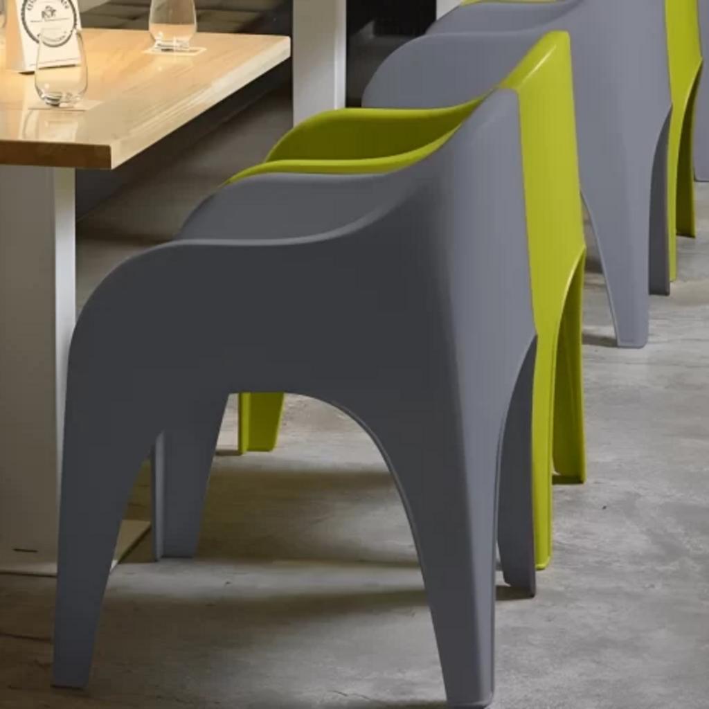 Thiết kế liền lưng một khối, dễ dàng vệ sinh sau khi sử dụng.