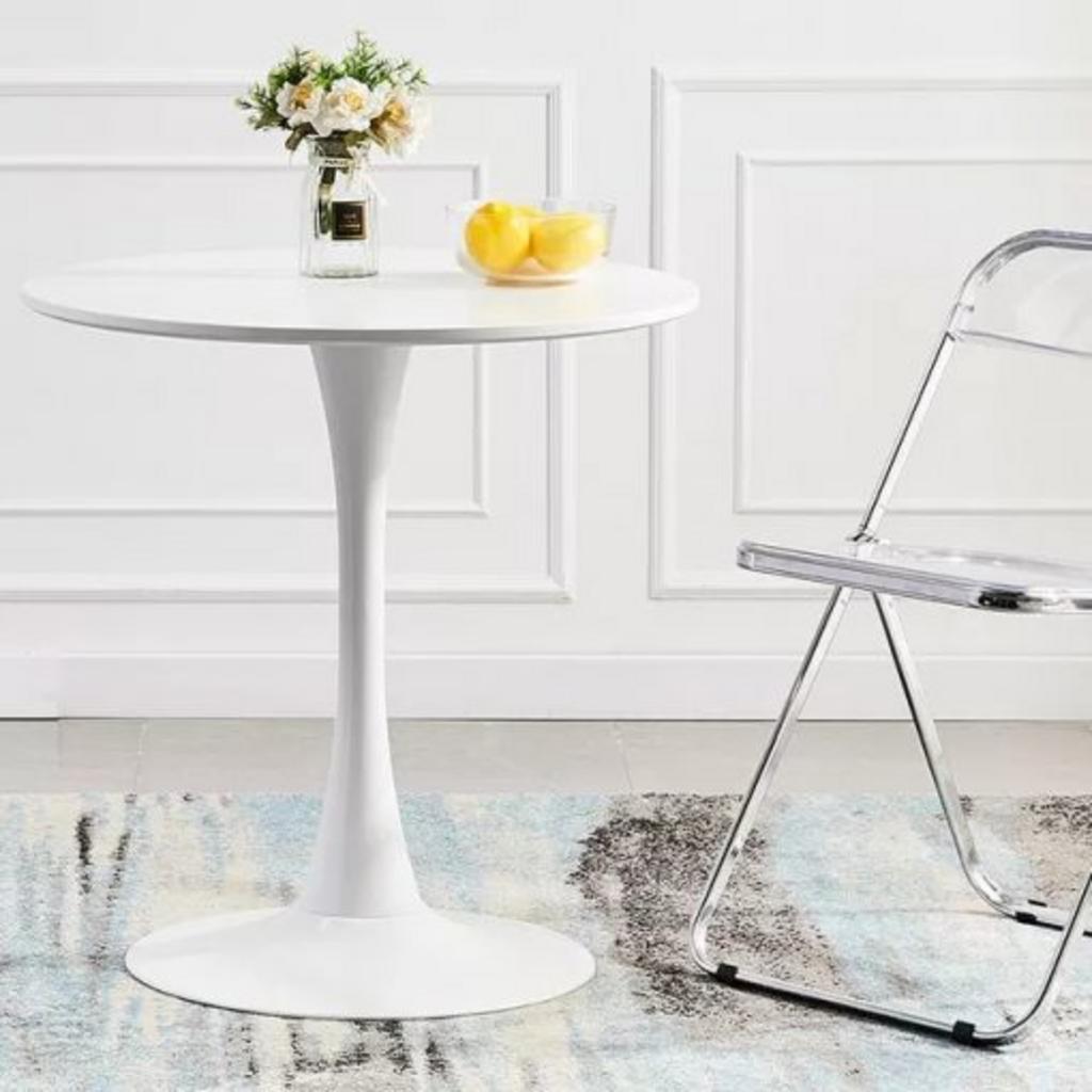 Bàn 1545F với thiết kế mặt tròn kiểu Tulip sang trọng và tinh tế.