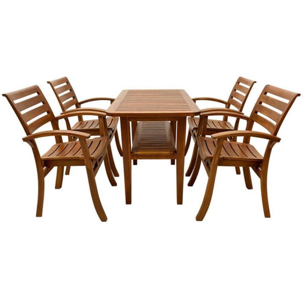 Mặt bàn nan thông thoáng với các góc bo mềm mại, an toàn.