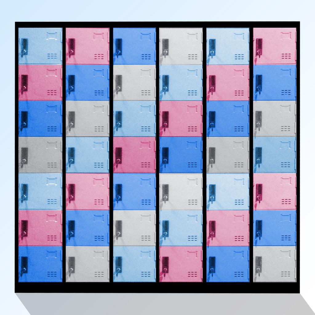 Lỗ thông gió và bảng tên giúp quản lý cá nhân dễ dàng; tay nắm có tuỳ chọn theo nhu cầu.