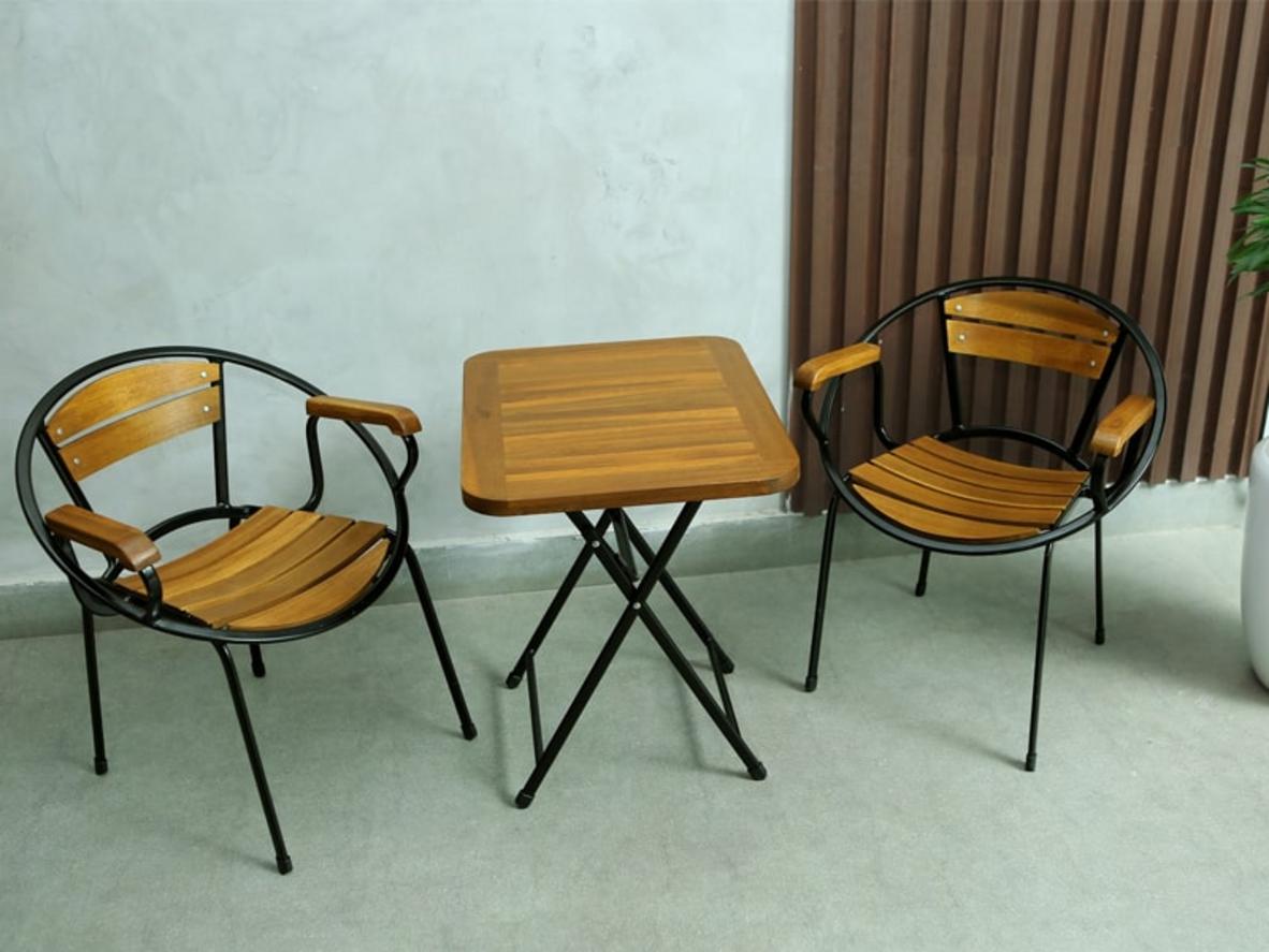 Ghế thiết kế uốn cong ôm sát cơ thể tạo sự thoải mái tối đa.