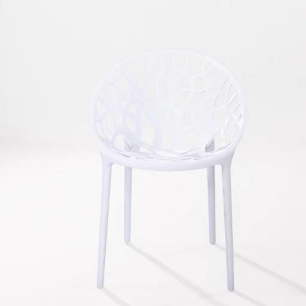 Hình ảnh minh họa thiết kế xếp chồng của Ghế 3018, thể hiện sự tiện lợi và tiết kiệm không gian.