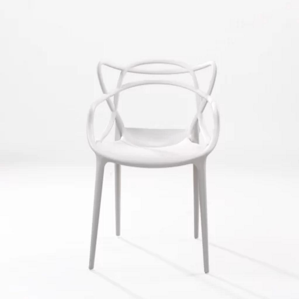 Ghế 3008 xếp chồng tiện lợi giúp tiết kiệm không gian hiệu quả.