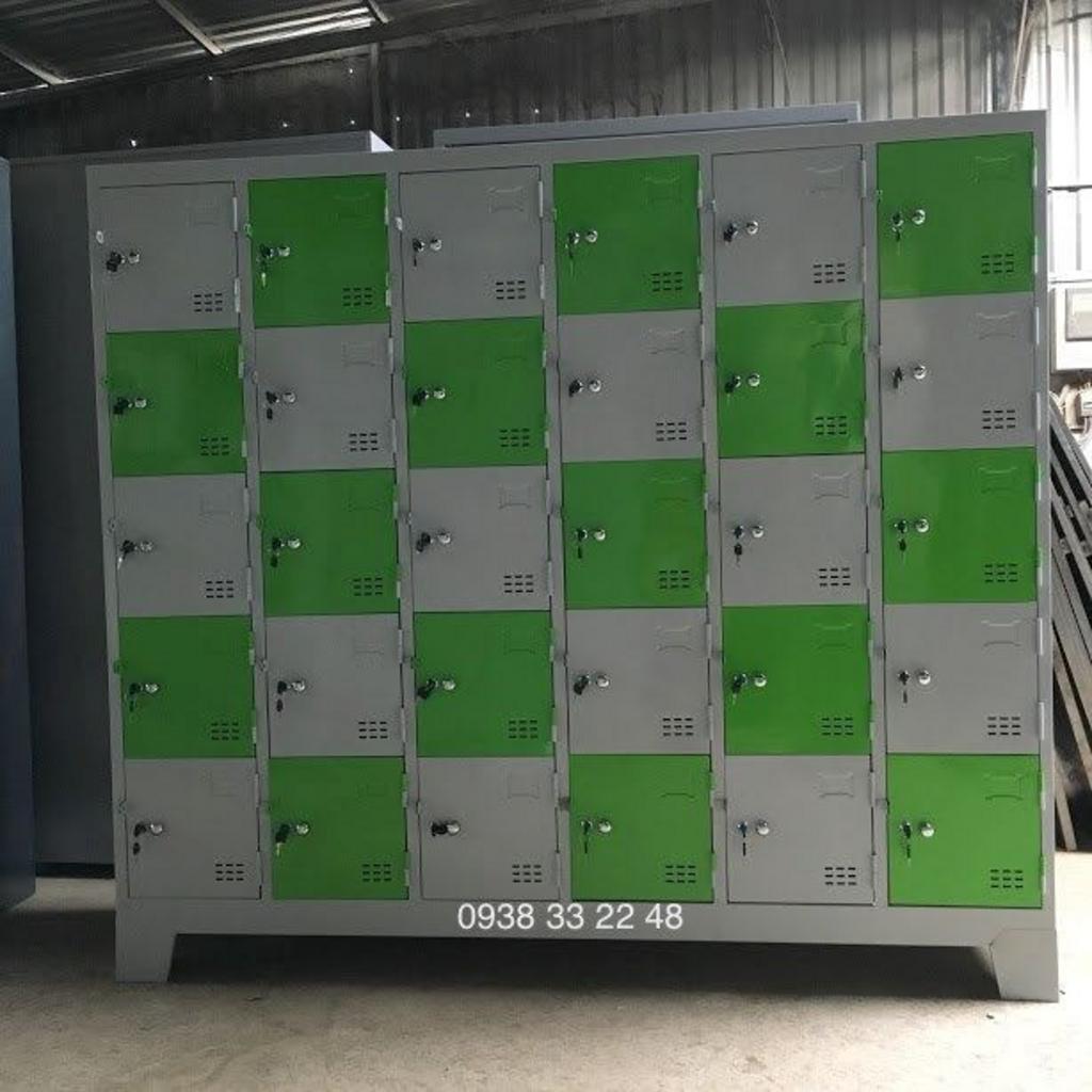 Bảng tên và lỗ thông gió tích hợp, chân cao su giúp bảo trì dễ dàng và sử dụng lâu dài.