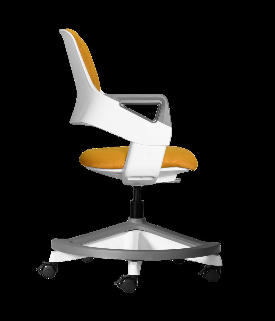 Cần điều chỉnh chiều cao thuận tiện giúp ghế phù hợp với từng giai đoạn phát triển của bé.