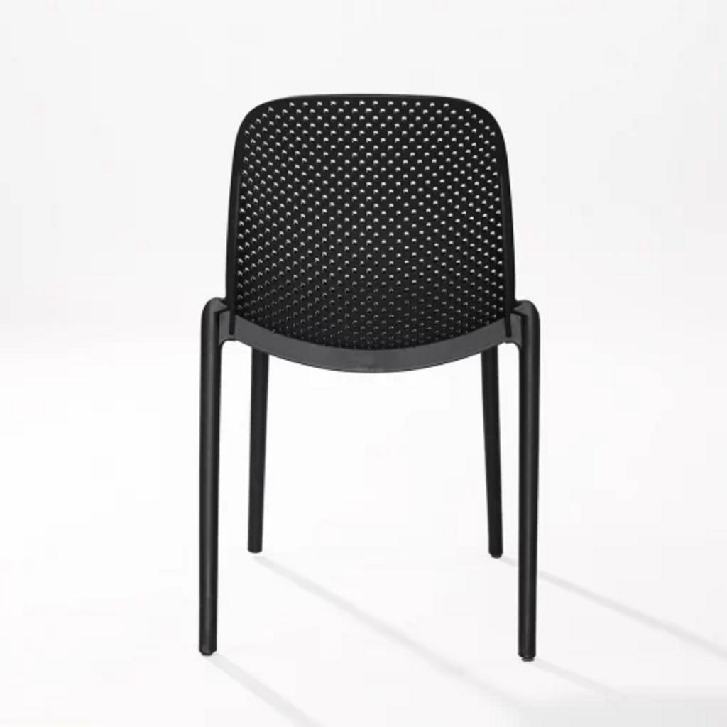 Hình ảnh ghế 3016 xếp chồng tiết kiệm không gian.