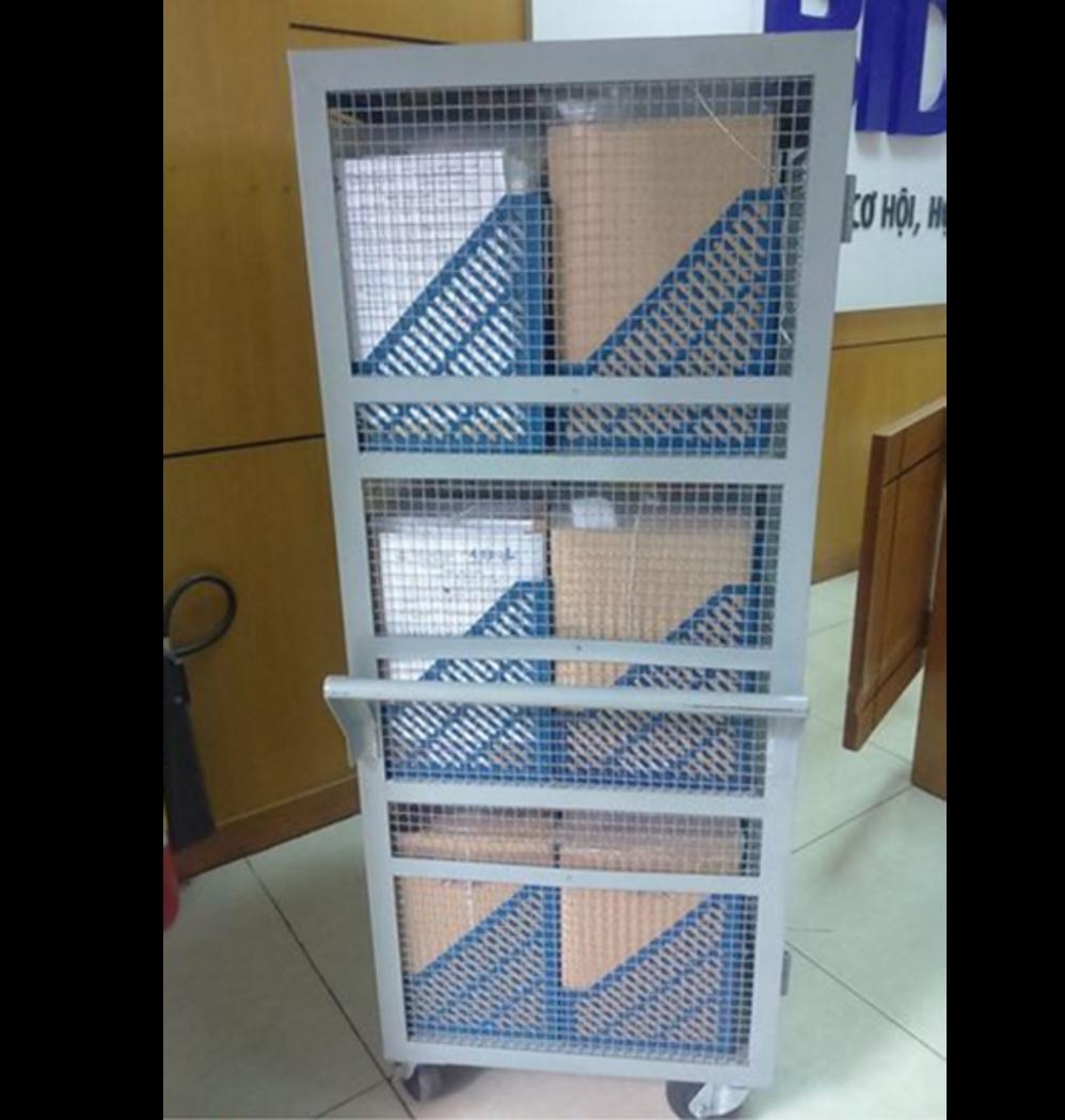 Hình ảnh tổng quan sản phẩm Tủ hồ sơ lưới bằng sắt TYC03 trong không gian văn phòng hiện đại.