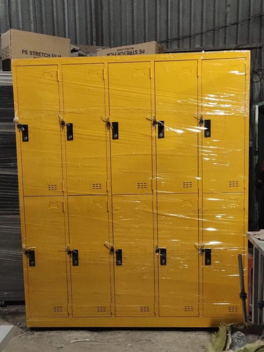 Hình ảnh tổng quan Tủ locker 10 ngăn 5 khoang 10C5K với thiết kế chắc chắn và sang trọng.